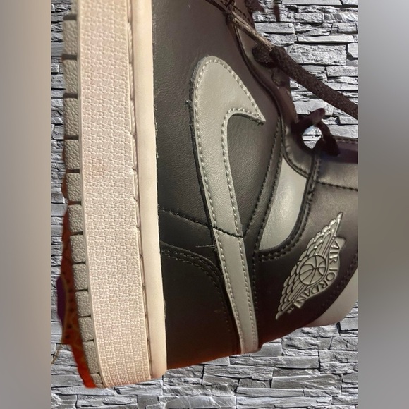 Nike Air Jordan’s. 2018 shadow. Retro mid rise black-and-grey men’s size‎ 8. main image 6
